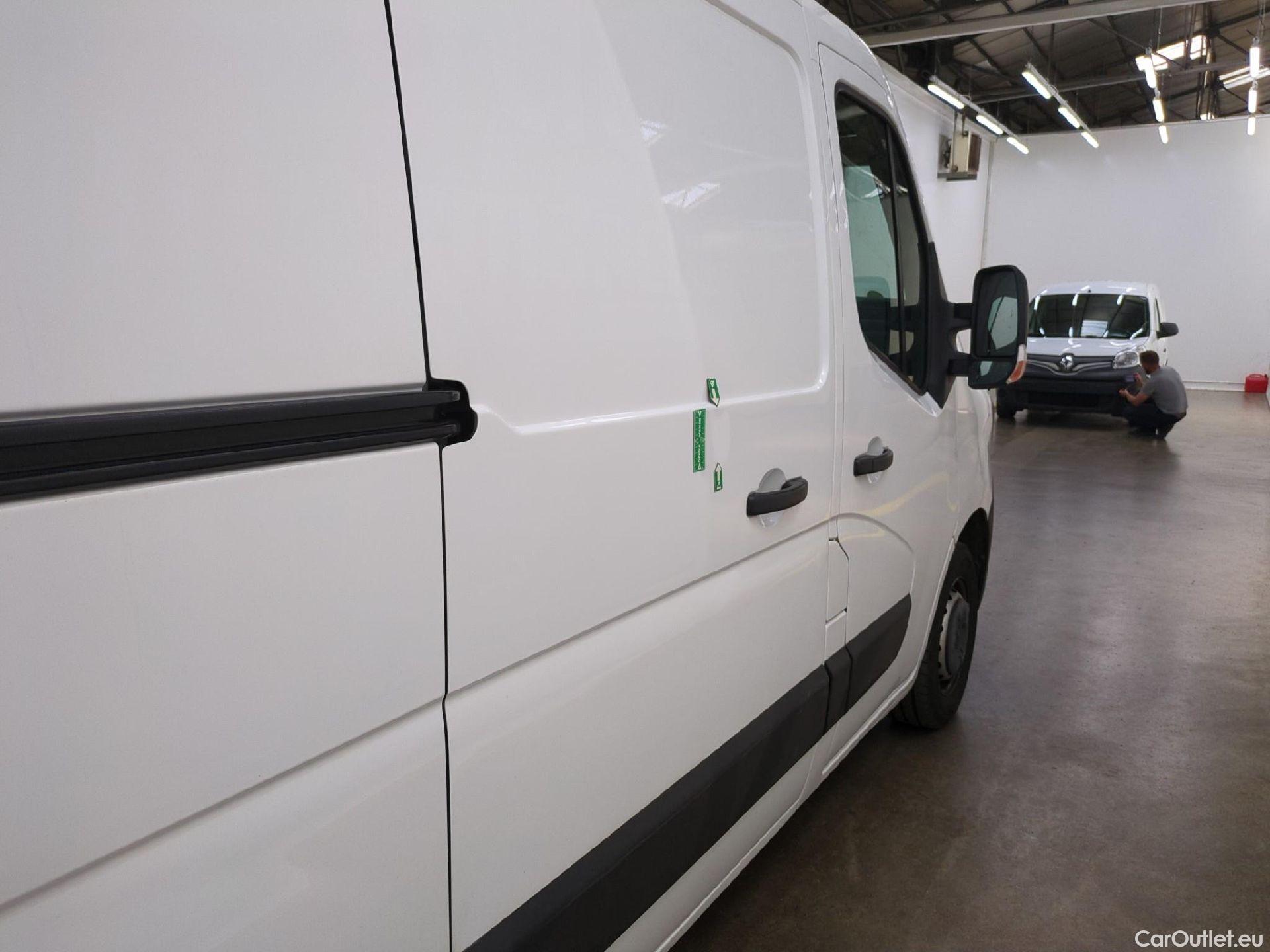  Renault  Master RENAULT  / 2019 / 4P / Fourgon tôlé FG Tr GCF F2800 L1H1 Blue dCi 135 #19