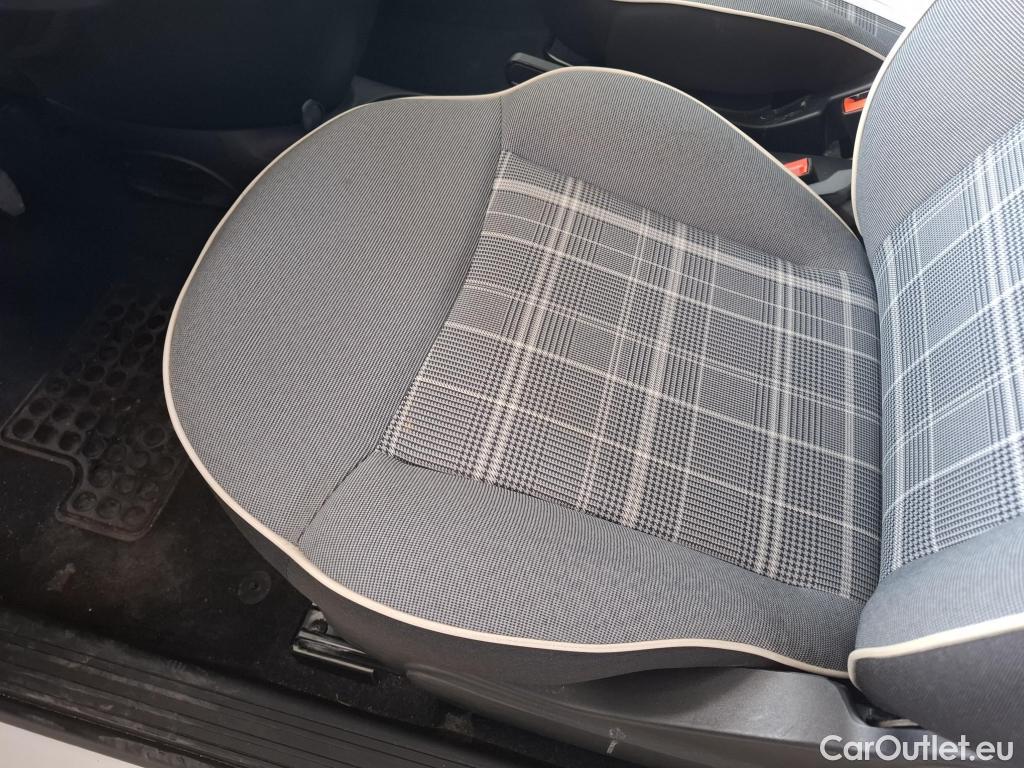  Fiat  500 FIAT  / 2015 / 3P / Berline 1.0 70ch BSG Lounge #44