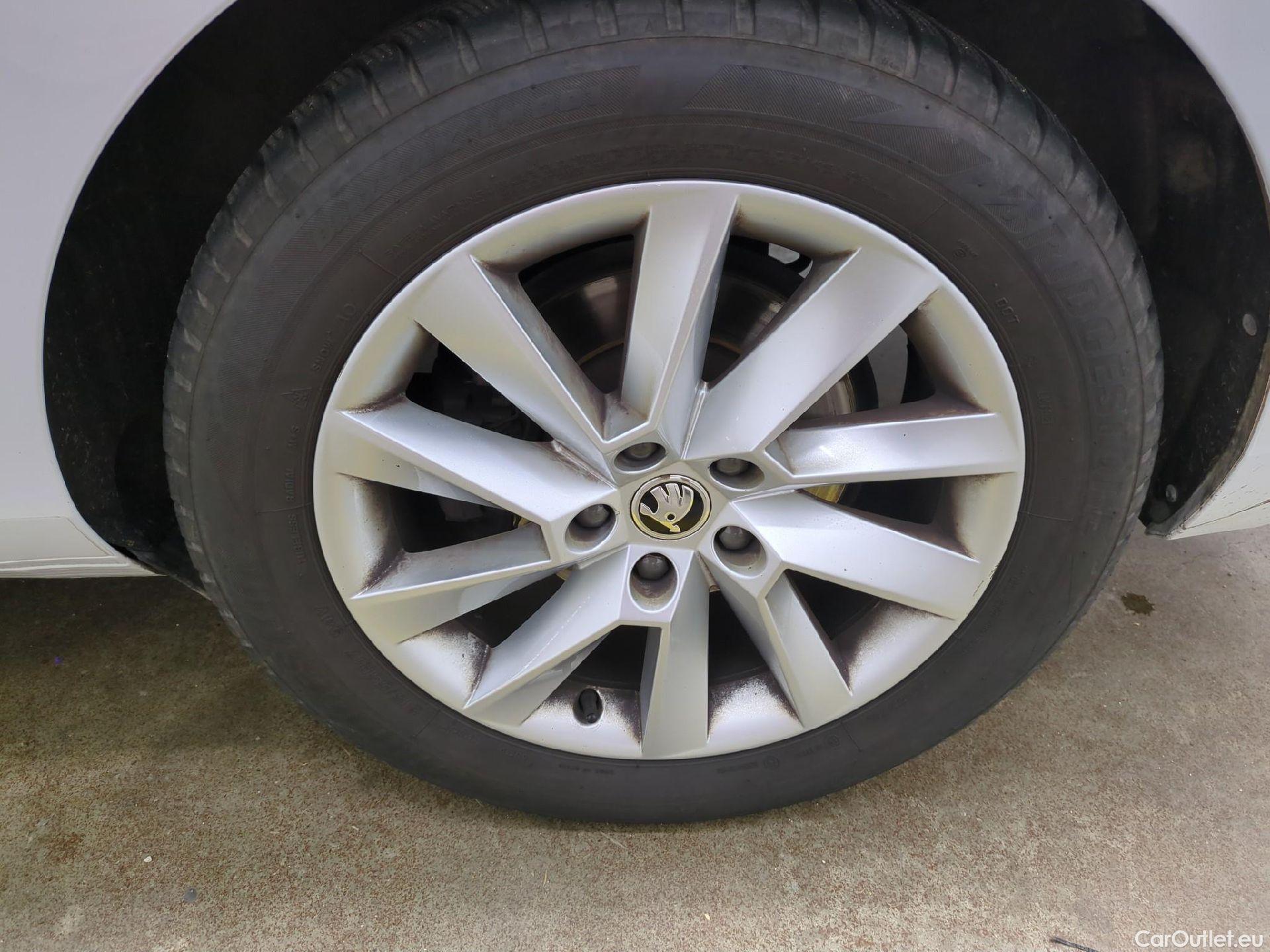  Skoda  Superb  Break Business 2.0 TDI 150CV BVA7 E6d #8