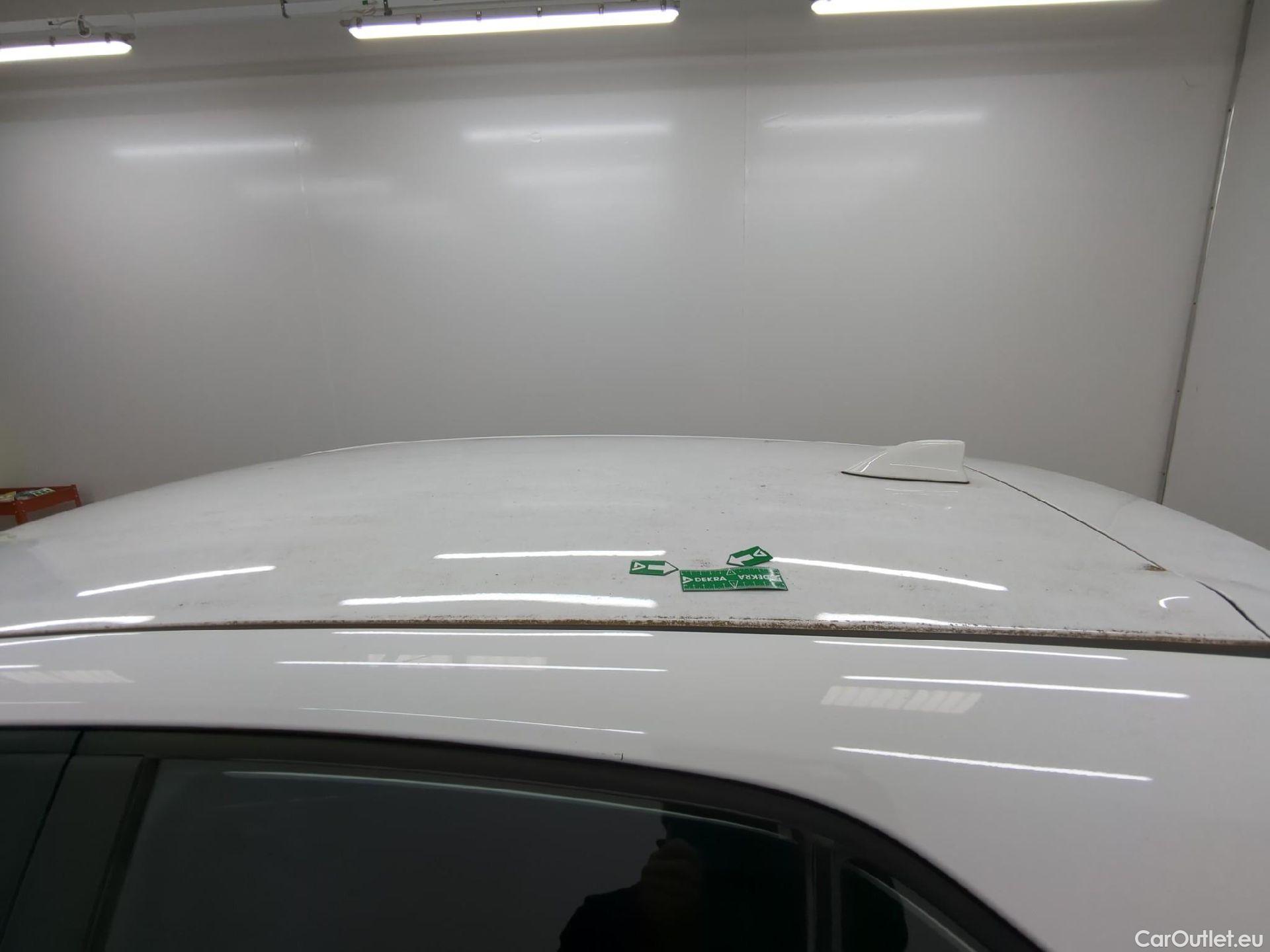  Toyota  Corolla TOYOTA  / 2018 / 5P / Berline Hybride 122h Dynamic #18