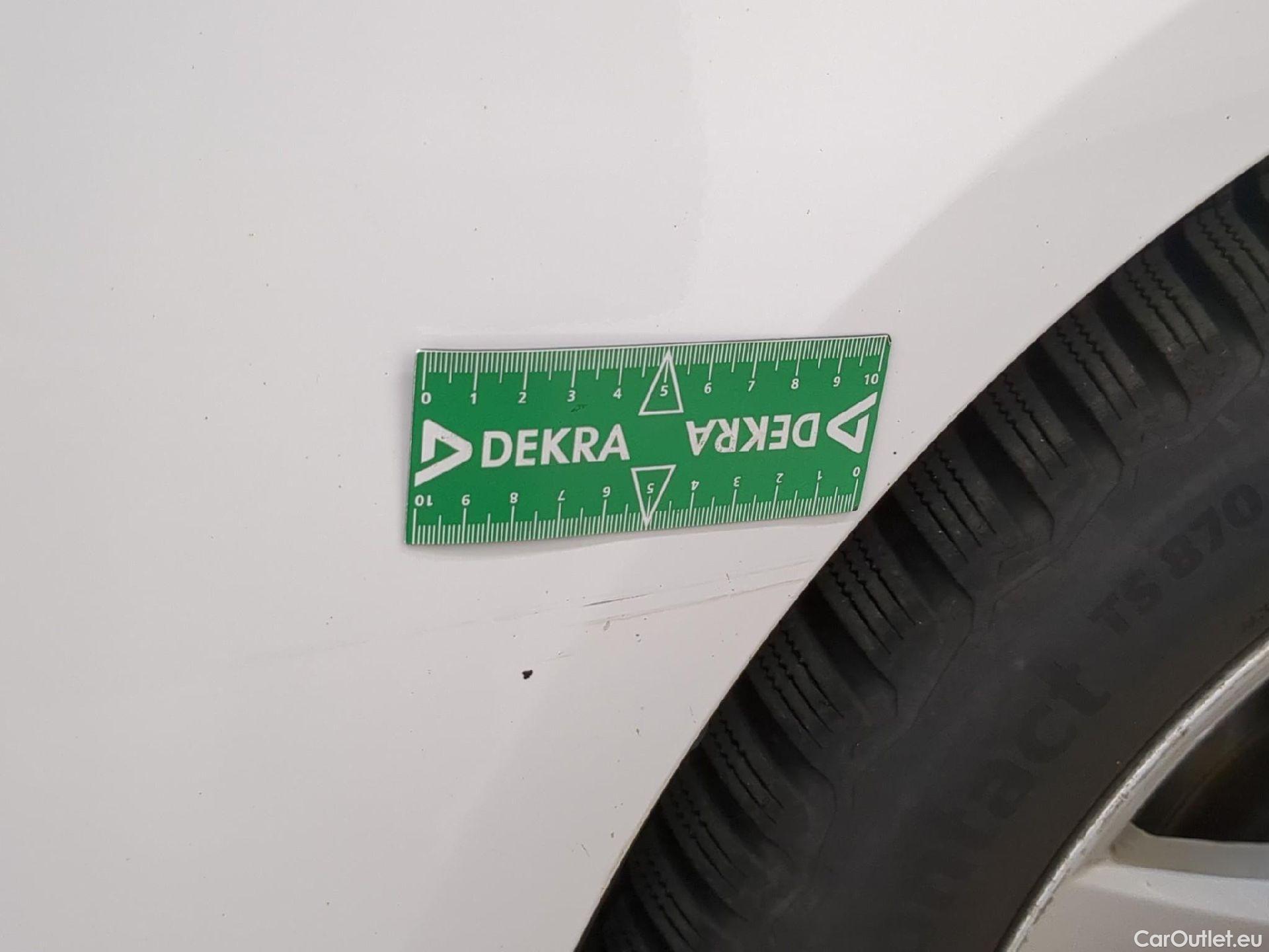  Toyota  Corolla TOYOTA  / 2018 / 5P / Berline Hybride 122h Dynamic #31