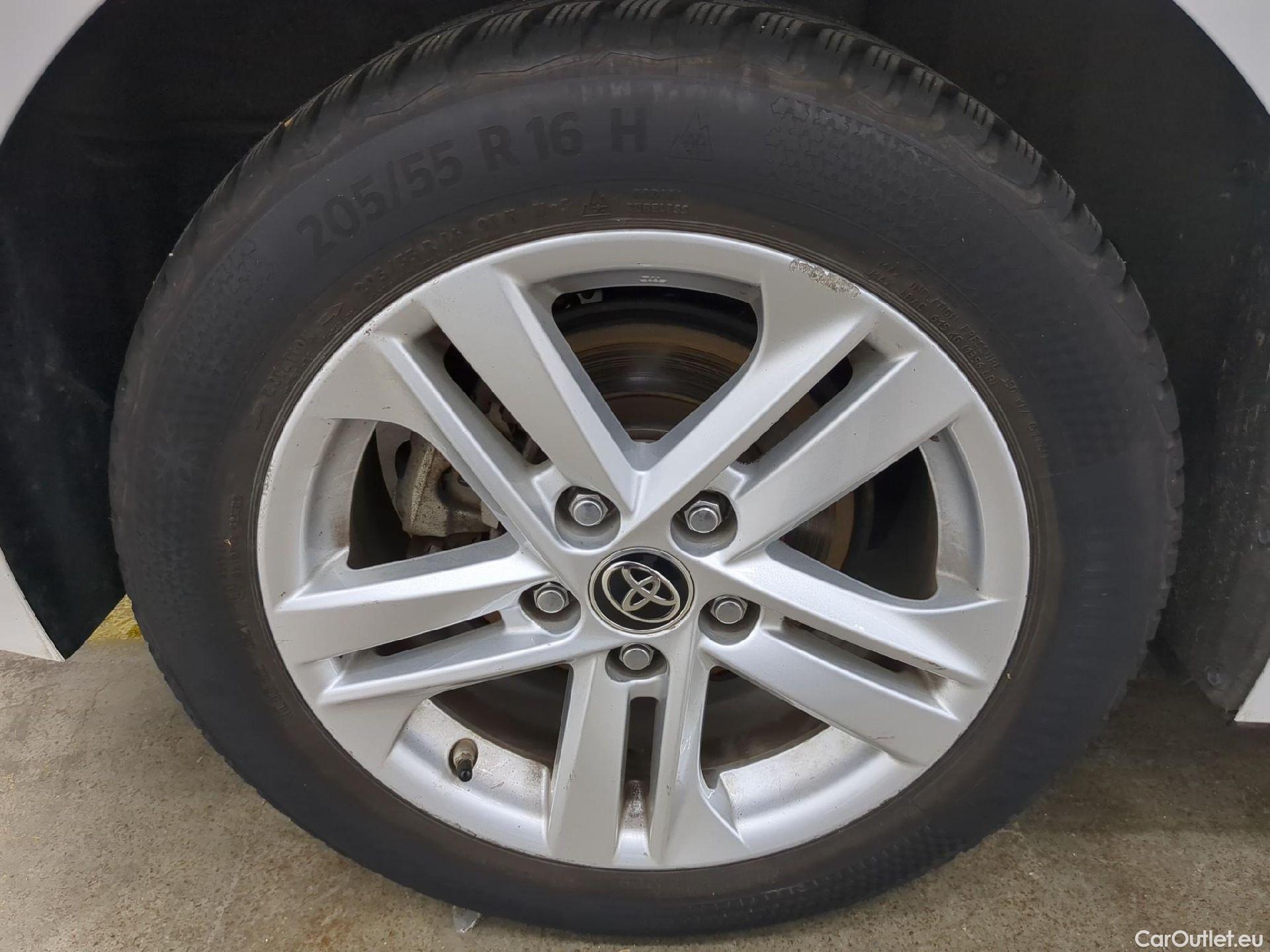  Toyota  Corolla TOYOTA  / 2018 / 5P / Berline Hybride 122h Dynamic #10