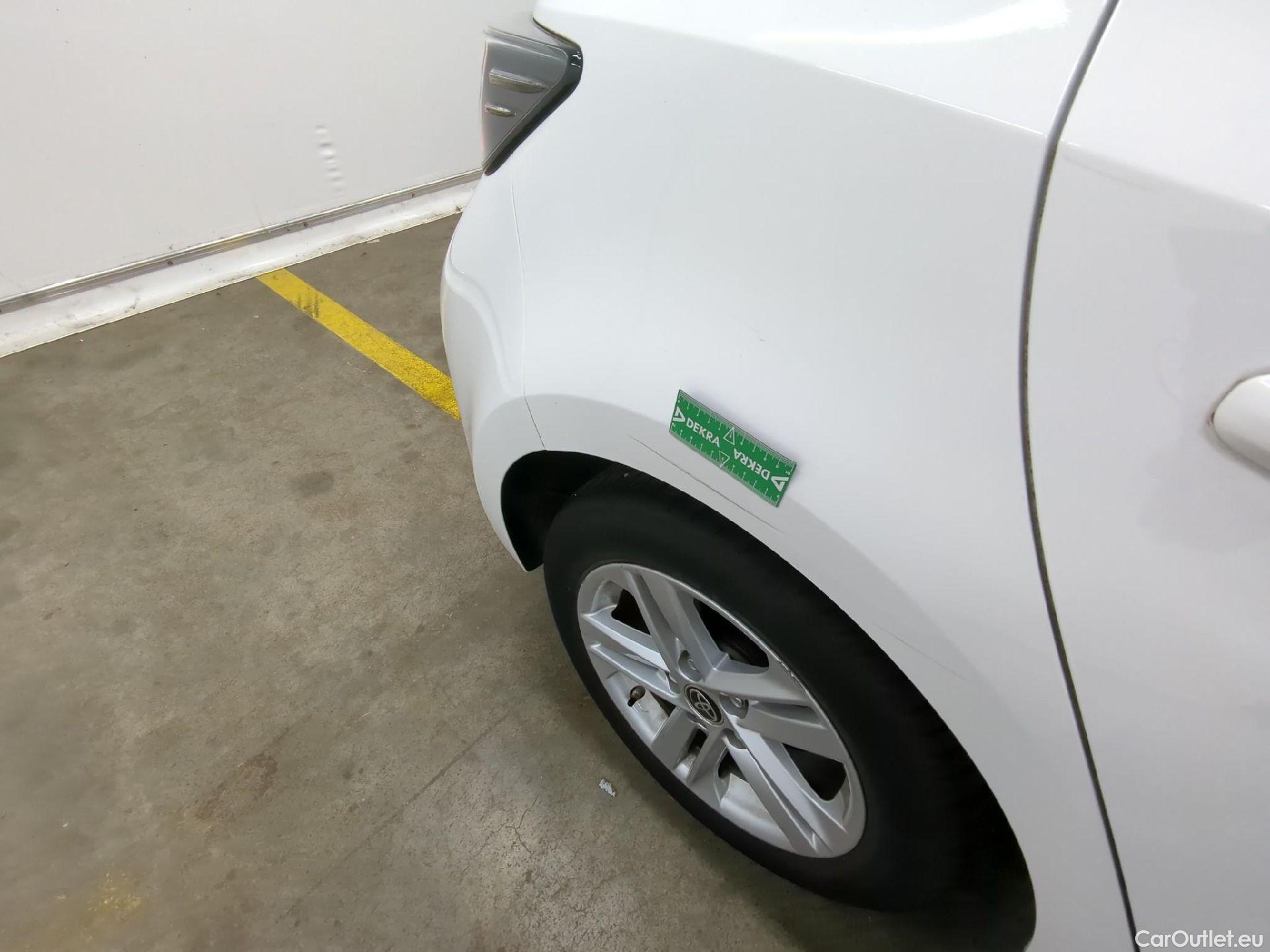  Toyota  Corolla TOYOTA  / 2018 / 5P / Berline Hybride 122h Dynamic #27