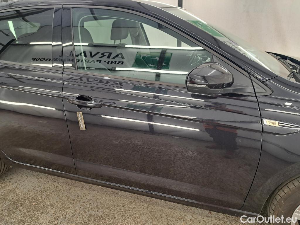  Volkswagen  Polo VOLKSWAGEN  5p Berline 1.0 TSI 95 DSG7 Copper Line #31