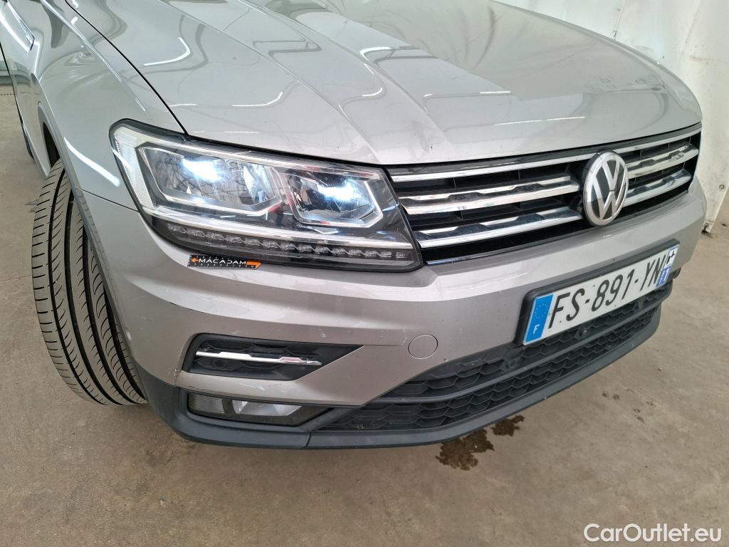  Volkswagen  Tiguan VOLKSWAGEN  / 2016 / 5P / SUV 2.0 TDI 150 DSG7 Confortline Business #1