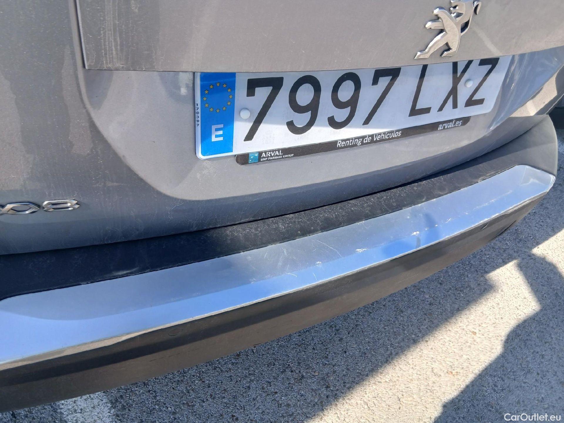  Peugeot  2008 PEUGEOT  / 2019 / 5P / todoterreno Active BlueHDI 81kW (110CV) #16
