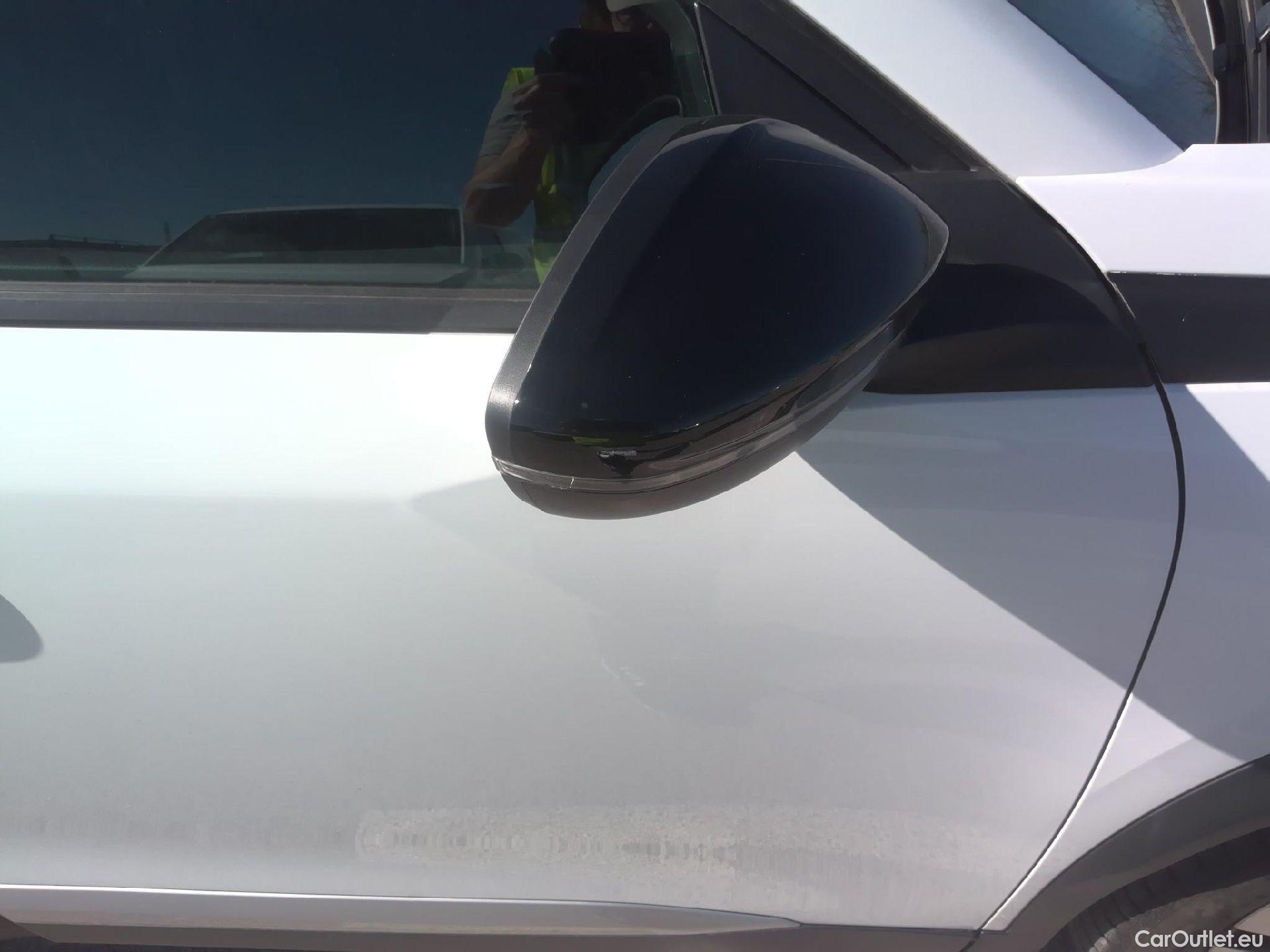  Peugeot  2008 PEUGEOT  / 2019 / 5P / todoterreno Allure BlueHDI 81kW (110CV) #13