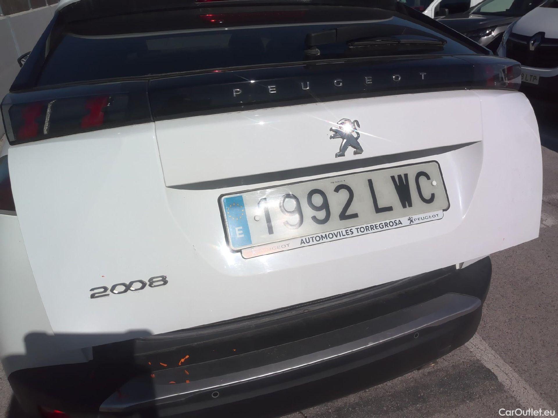  Peugeot  2008 PEUGEOT  / 2019 / 5P / todoterreno Allure BlueHDI 81kW (110CV) #5