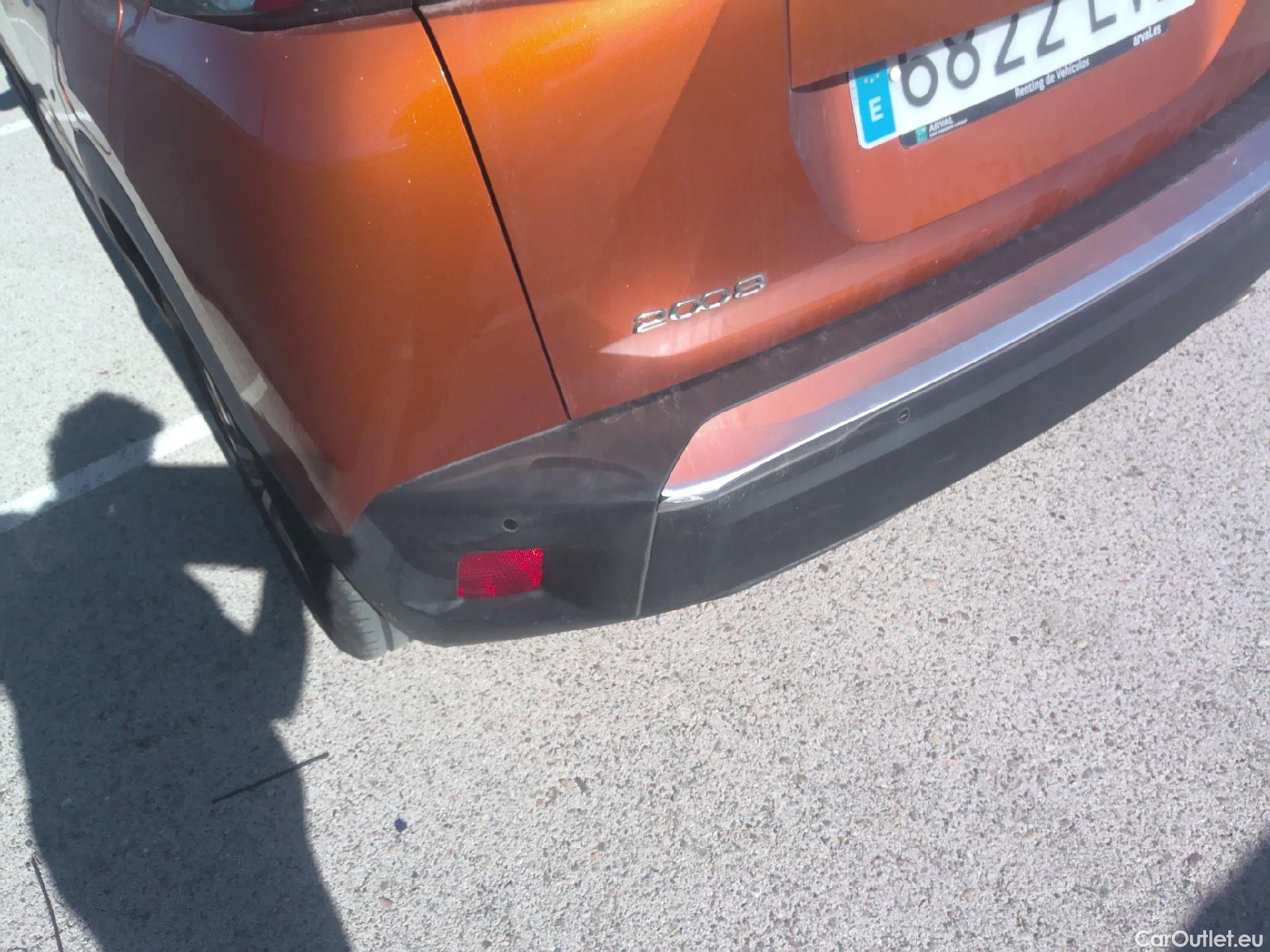  Peugeot  2008 PEUGEOT  / 2019 / 5P / todoterreno Active BlueHDI 81kW (110CV) #19