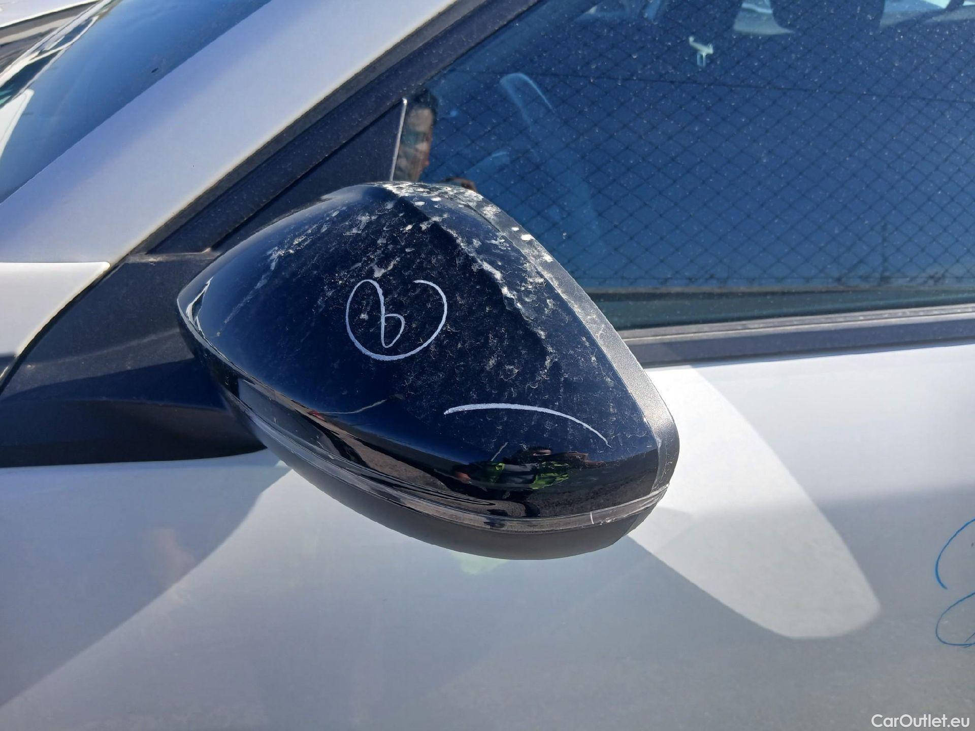  Peugeot  2008 PEUGEOT  / 2019 / 5P / todoterreno Active BlueHDI 81kW (110CV) #13