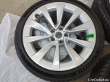  Tesla  Model 3 TESLA  Standard Reichweite Plus Hinterradantrieb 4d 239kW #49