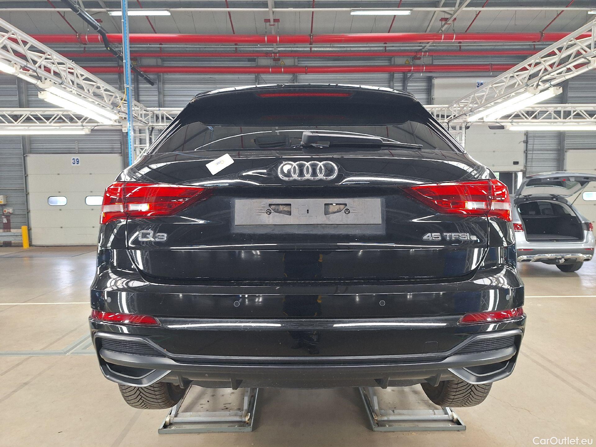  Audi  Q3 Audi,  '18 PHEV, Audi  45 TFSI e S tronic S Line 5d #9