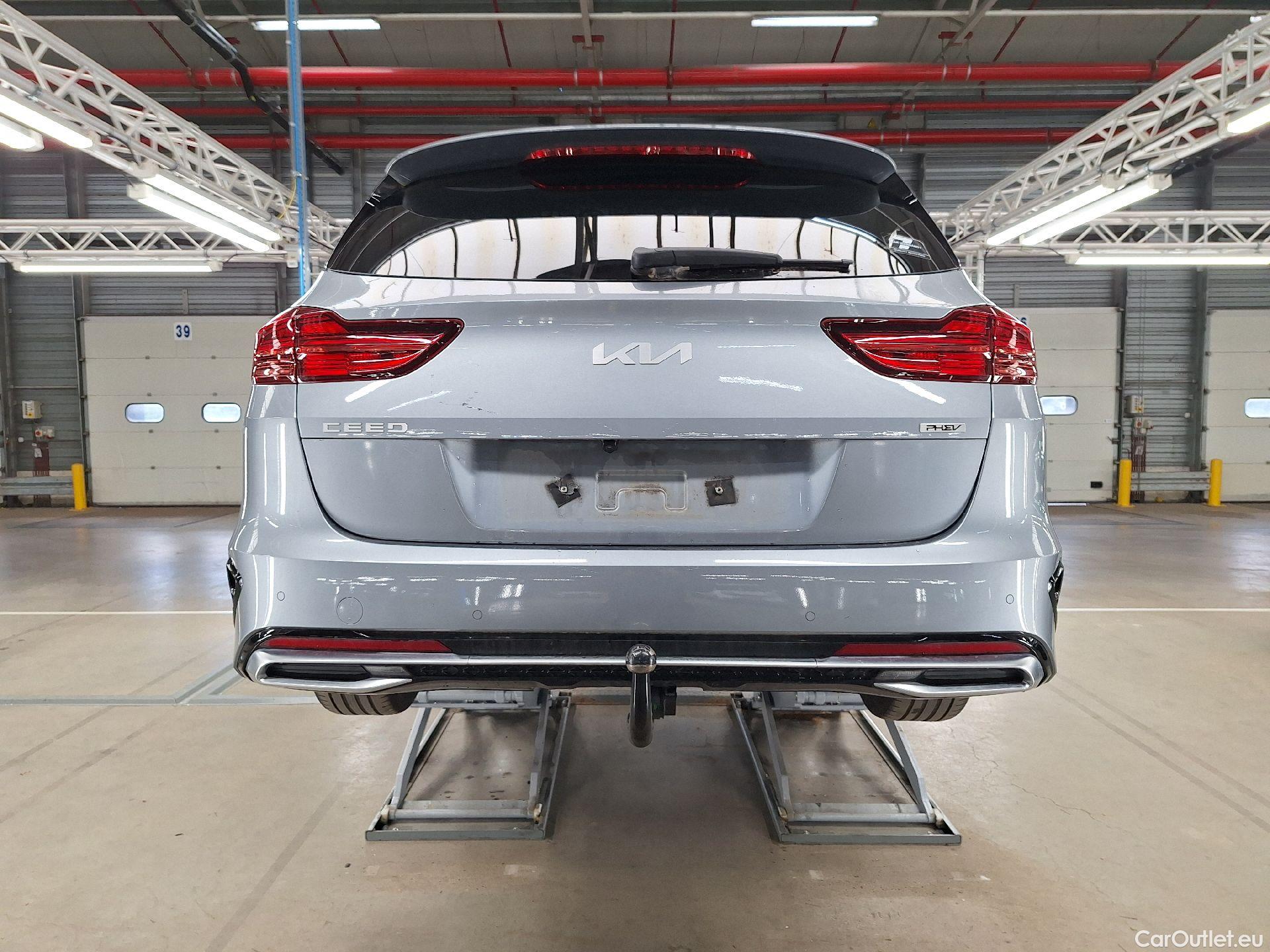  KIA  Cee'd Kia, Ceed SW FL'21 PHEV, KIA  Sportswagon Business Line 1.6 GDi PHEV D #13