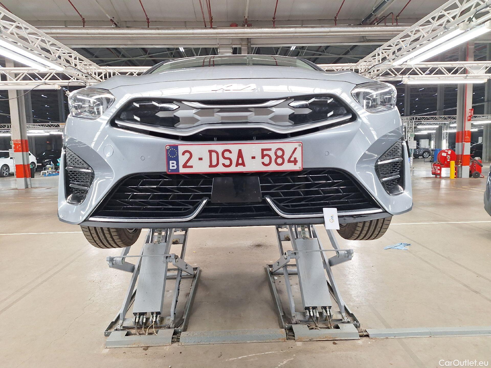  KIA  Cee'd Kia, Ceed SW FL'21 PHEV, KIA  Sportswagon Business Line 1.6 GDi PHEV D #19