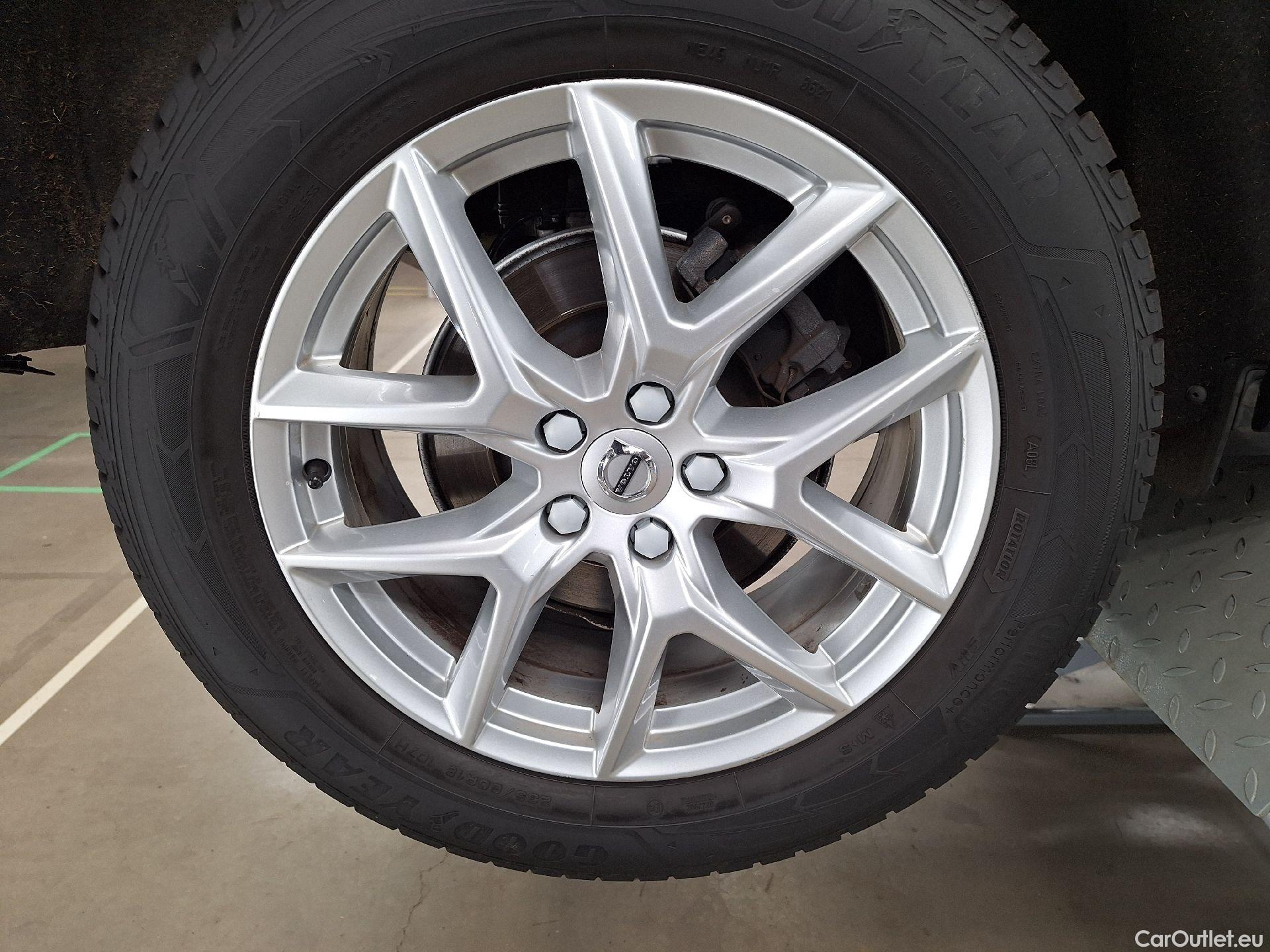  Volvo  XC60 Volvo,  '17, Volvo  D4 120kW Geartronic Momentum Pro 5d #30