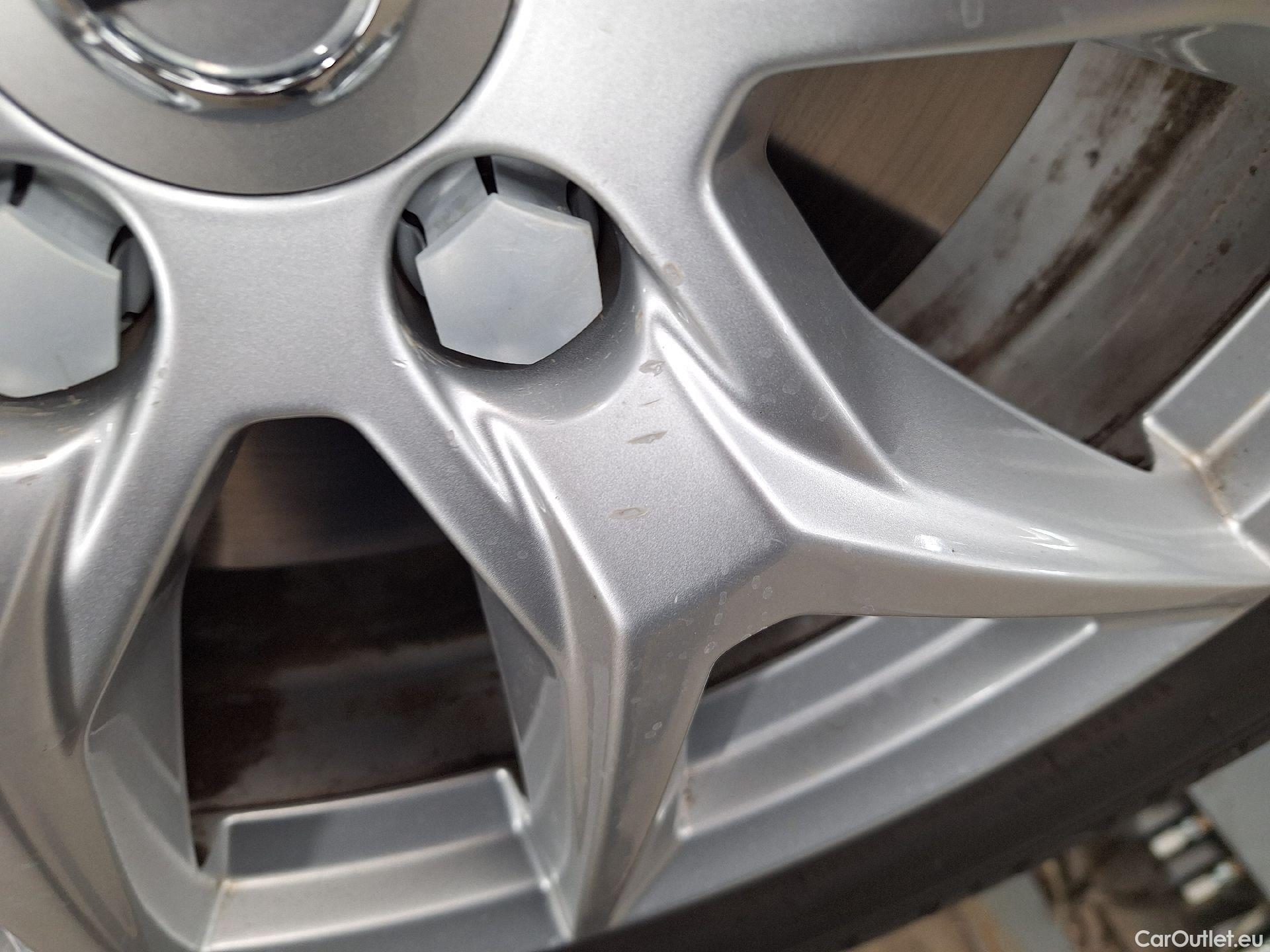  Volvo  XC60 Volvo,  '17, Volvo  D4 120kW Geartronic Momentum Pro 5d #25