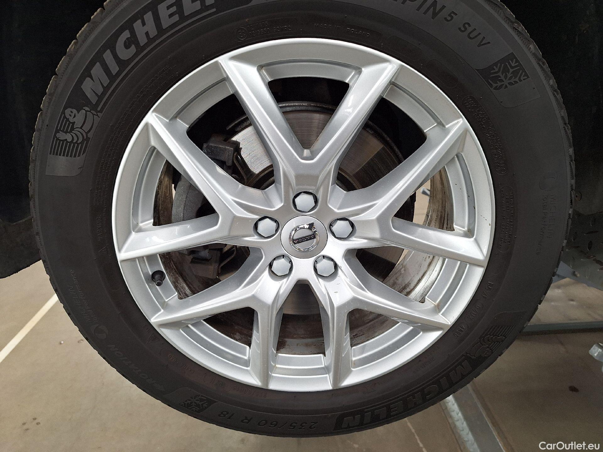  Volvo  XC60 Volvo,  '17, Volvo  D4 120kW Geartronic Momentum Pro 5d #24