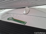  Toyota  Yaris TOYOTA  / 2020 / 5P / BERLINA HYBRID BUSINESS MY20 #23