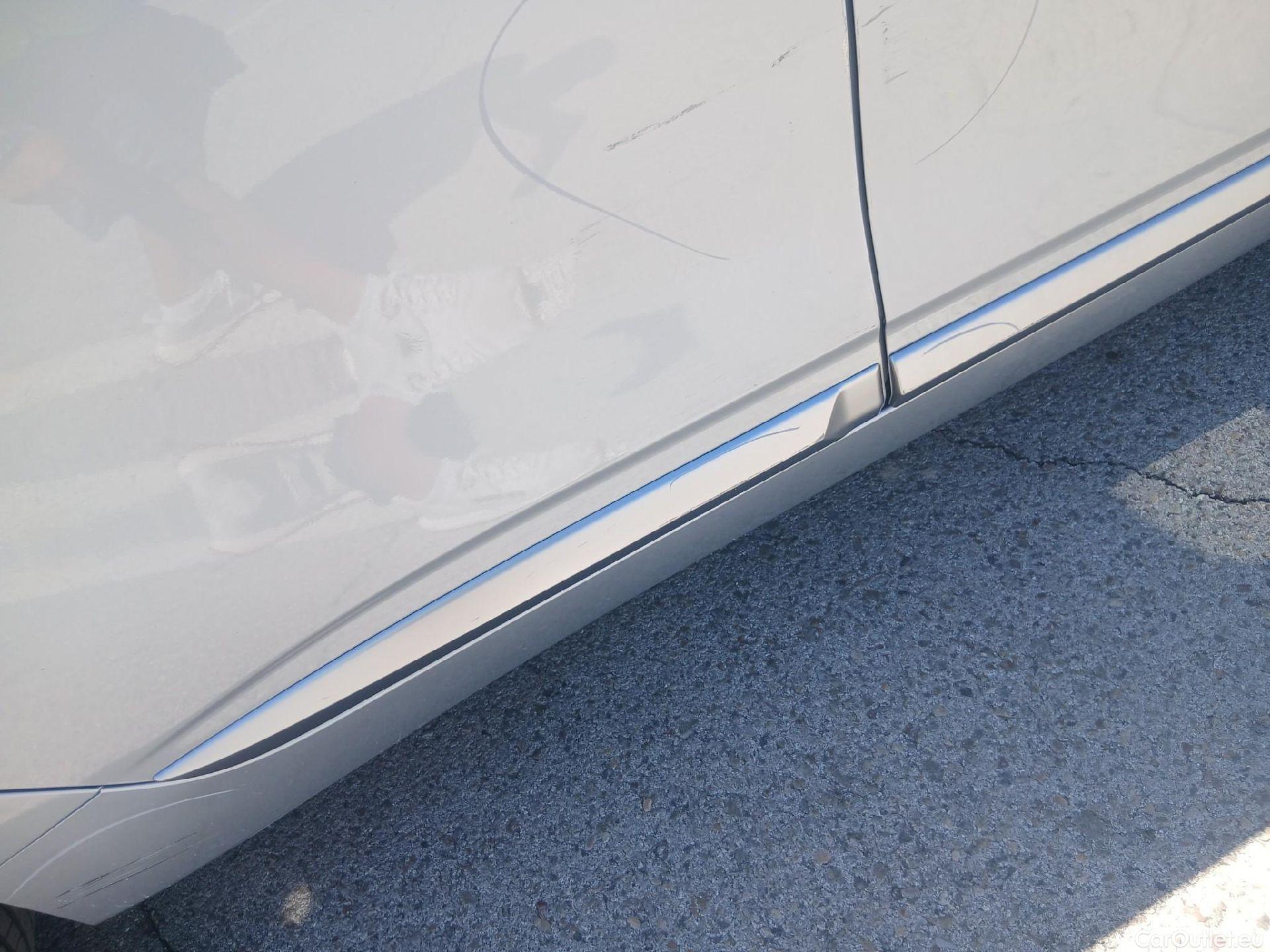  Hyundai   Ioniq HYUNDAI / 2019 / 5P / berlina con portón 1.6 GDI PHEV Tecno DCT #33