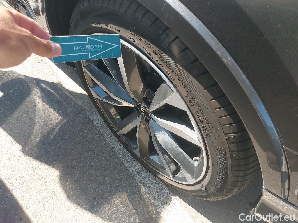  Audi  Q7 AUDI  / 2019 / 5P / todoterreno S line 60 TFSIe 335kW(456CV) quattro tip #3