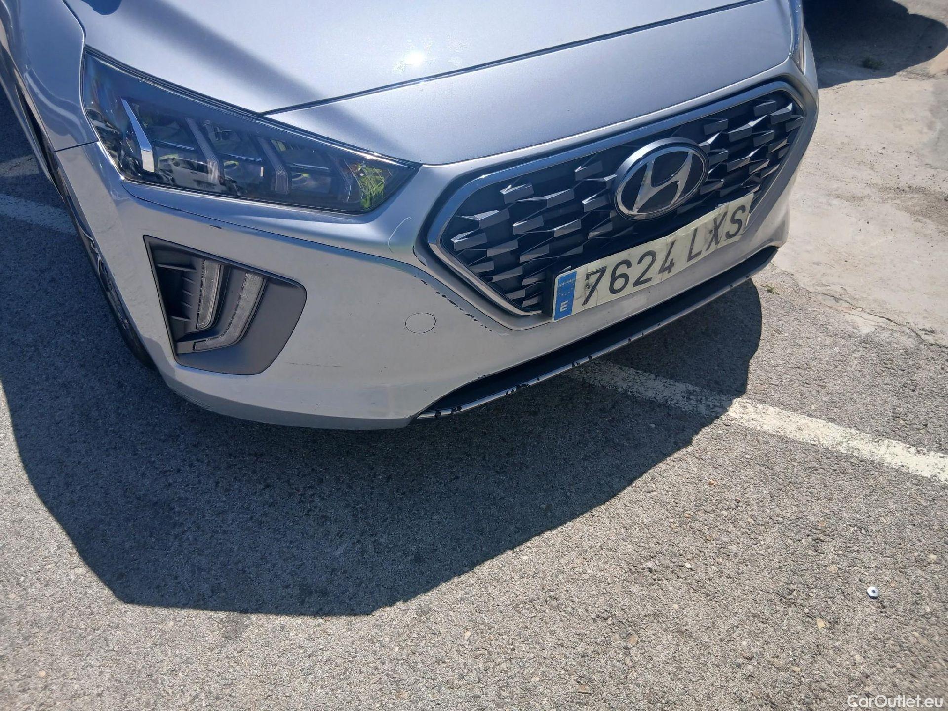  Hyundai   Ioniq HYUNDAI / 2019 / 5P / berlina con portón 1.6 GDI PHEV Tecno DCT #2
