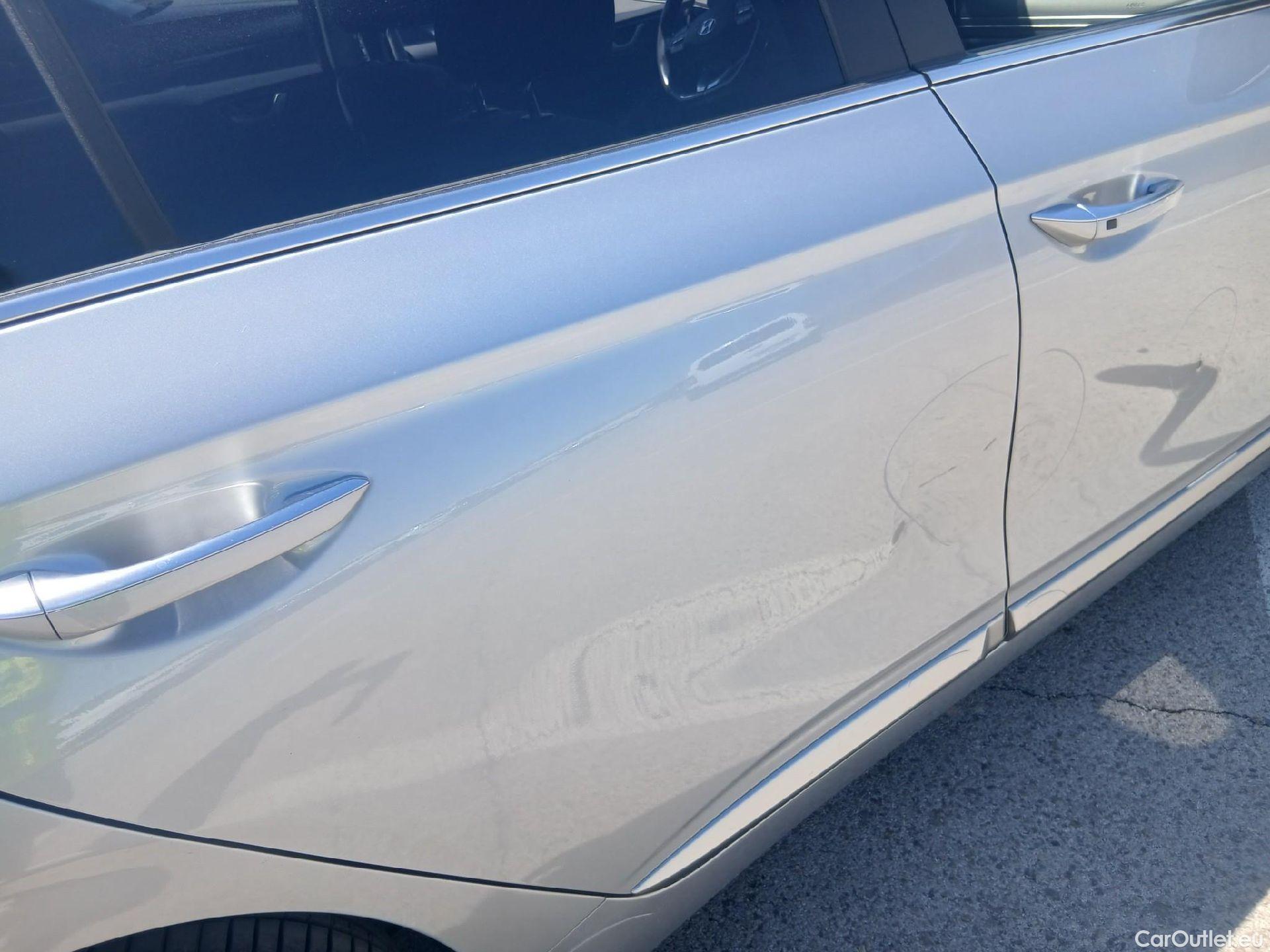  Hyundai   Ioniq HYUNDAI / 2019 / 5P / berlina con portón 1.6 GDI PHEV Tecno DCT #29