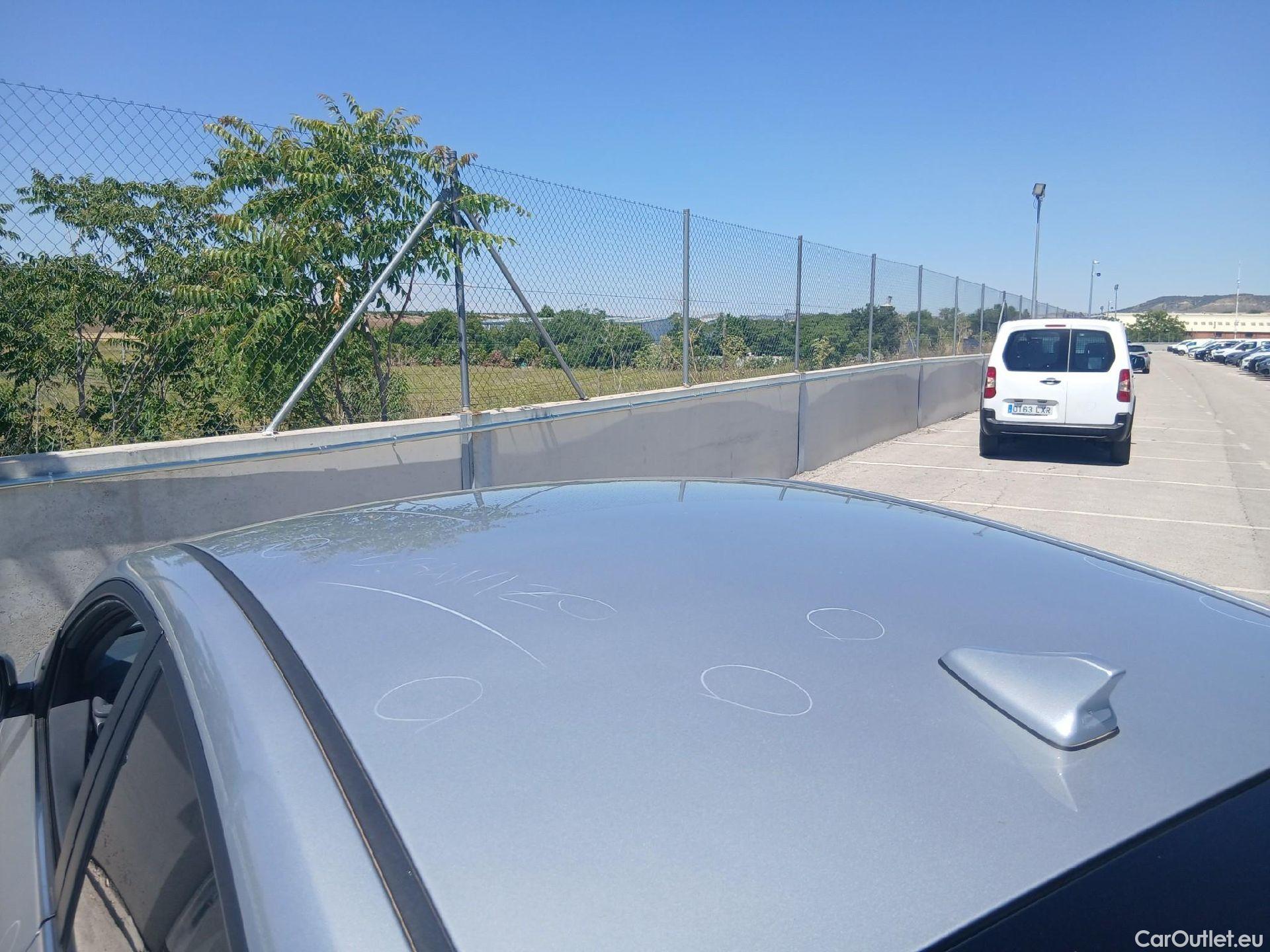  Hyundai   Ioniq HYUNDAI / 2019 / 5P / berlina con portón 1.6 GDI PHEV Tecno DCT #43