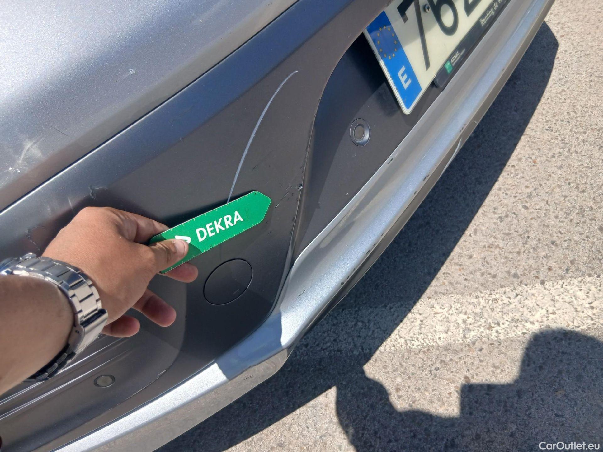  Hyundai   Ioniq HYUNDAI / 2019 / 5P / berlina con portón 1.6 GDI PHEV Tecno DCT #23
