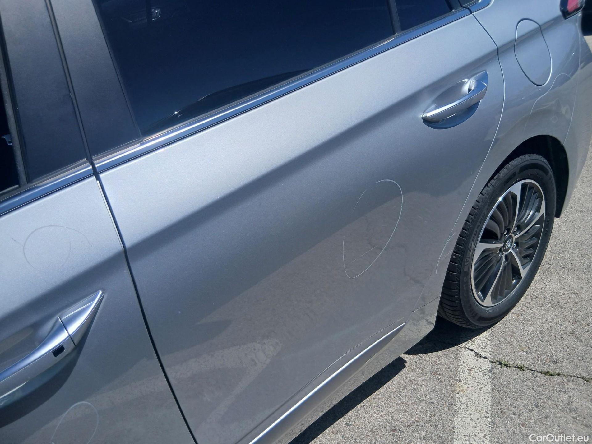  Hyundai   Ioniq HYUNDAI / 2019 / 5P / berlina con portón 1.6 GDI PHEV Tecno DCT #17