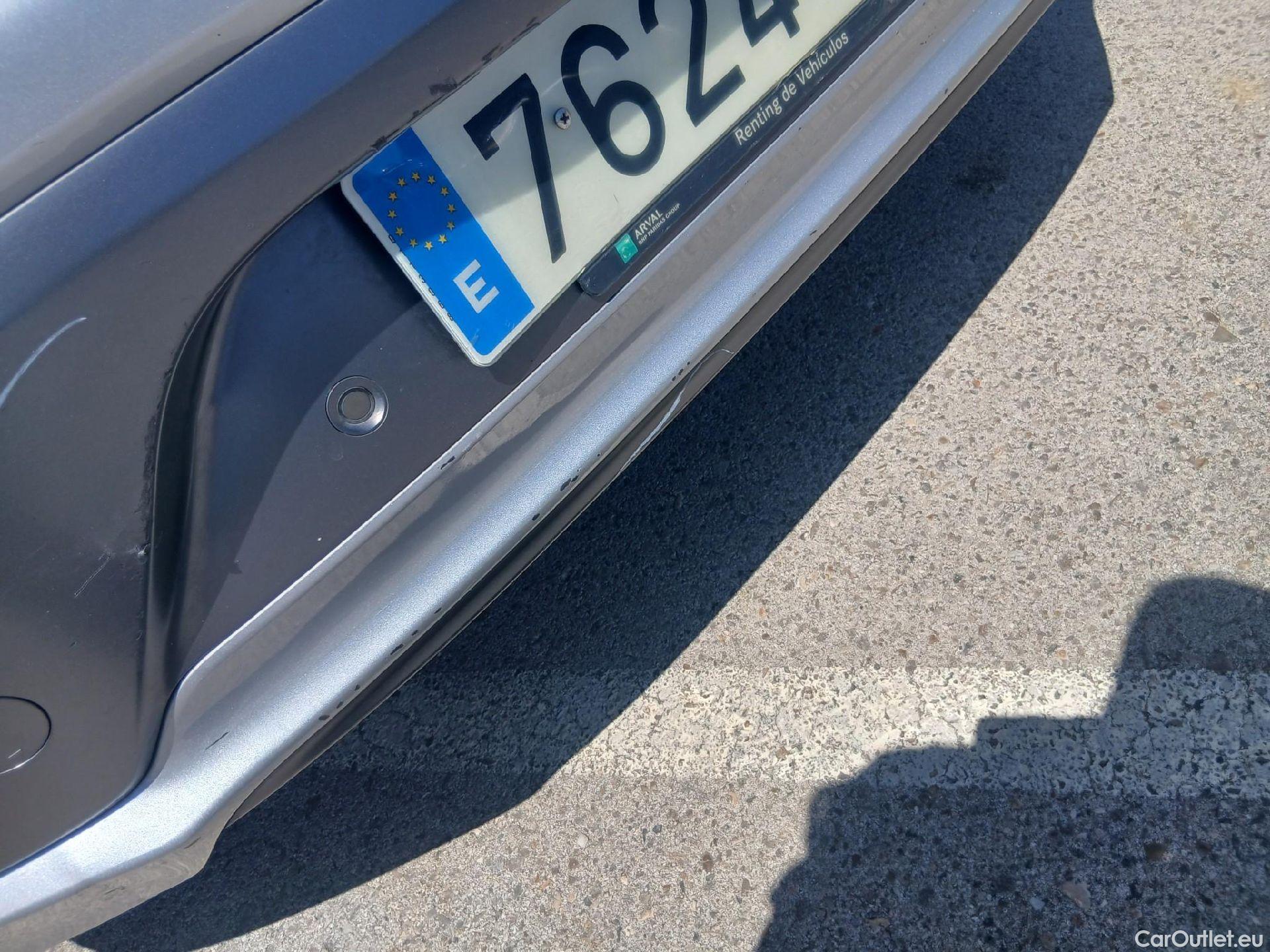  Hyundai   Ioniq HYUNDAI / 2019 / 5P / berlina con portón 1.6 GDI PHEV Tecno DCT #26