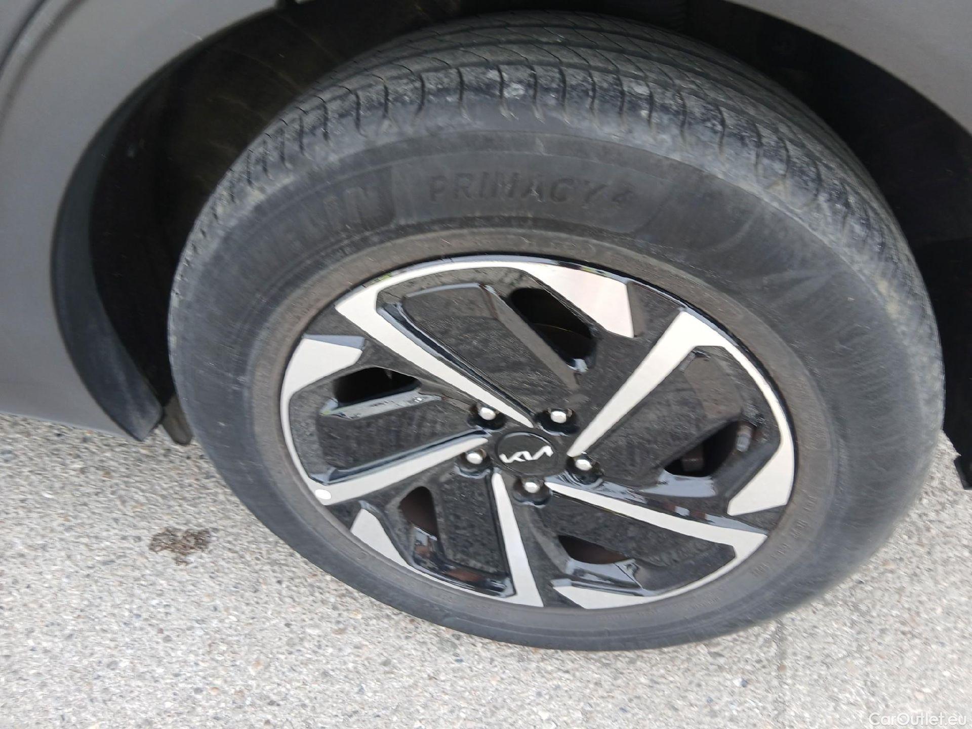  KIA  Sportage KIA  / 2022 / 5P / todoterreno 1.6 T-GDi MHEV 110kW (150CV) Drive 4x2 #9