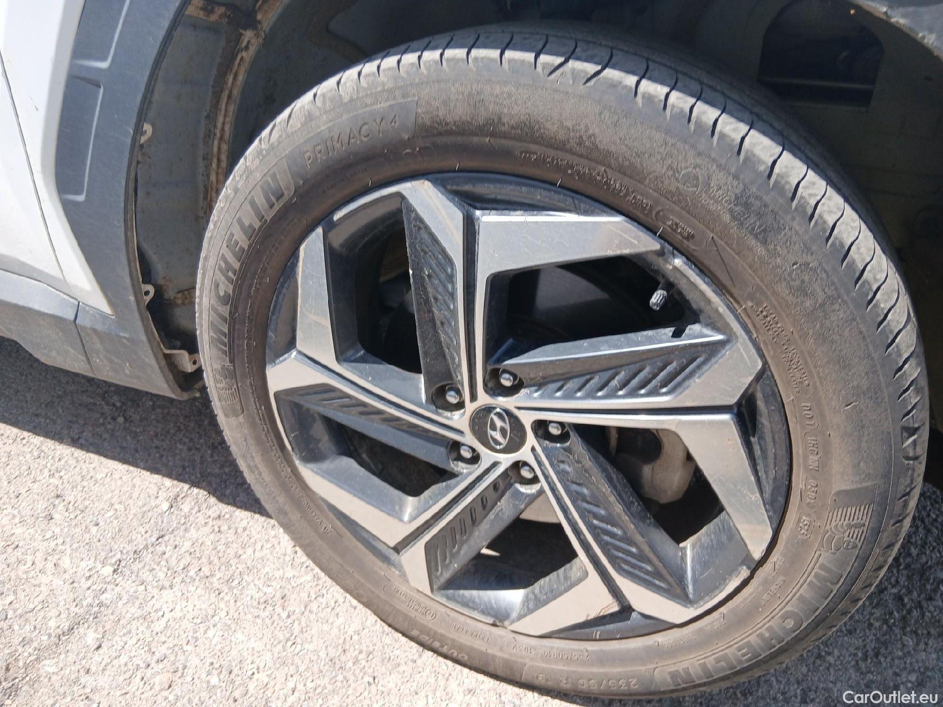  Hyundai  Tucson HYUNDAI  / 2020 / 5P / todoterreno 1.6 TGDI PHEV 195kW Maxx Auto 4X4 #68
