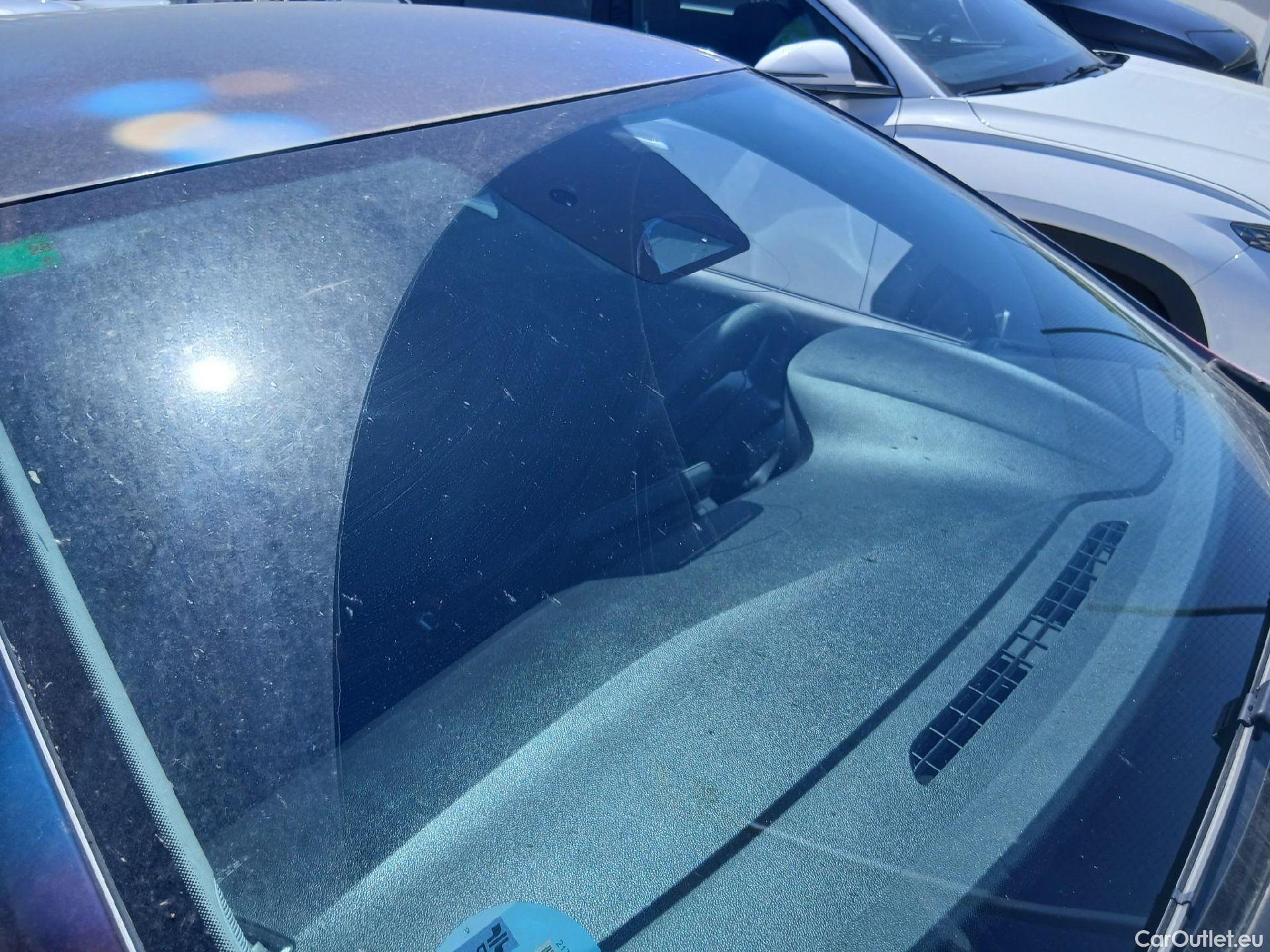  Renault  Clio RENAULT  / 2019 / 5P / berlina con portón Business Blue dCi 74kW (100CV) #5
