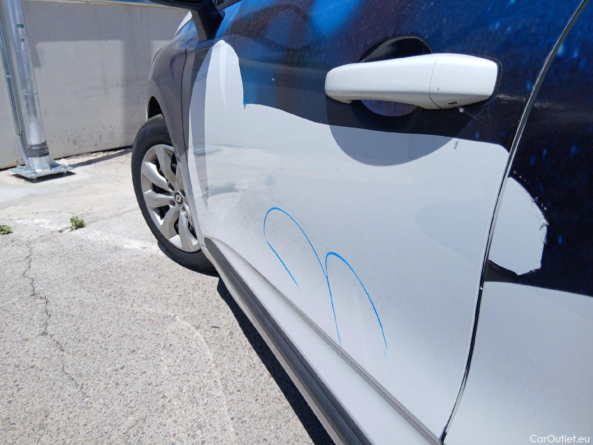  Renault  Clio RENAULT  / 2019 / 5P / berlina con portón Business Blue dCi 74kW (100CV) #12