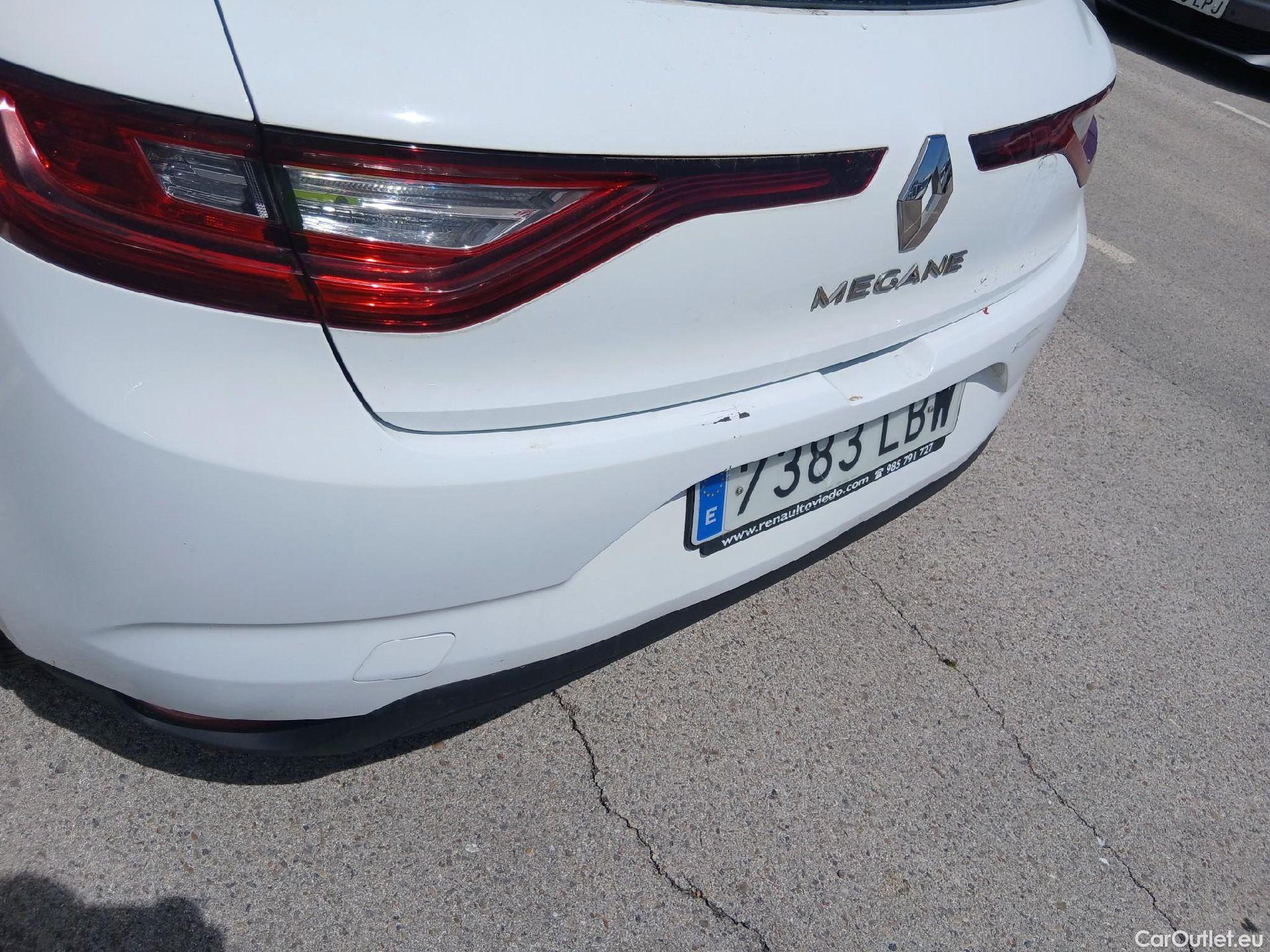  Renault  Megane RENAULT Mégane / 2015 / 5P / berlina con portón Life Blue dCi 70kW (95CV) #14