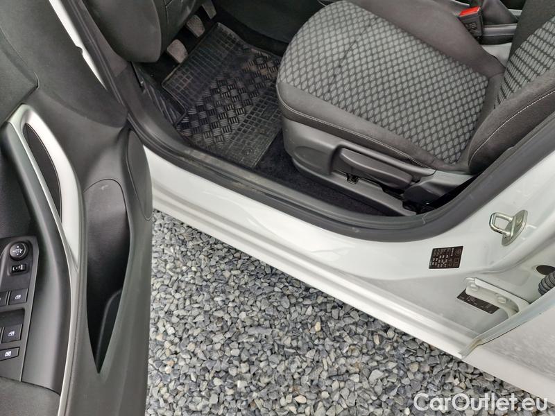  Opel  Astra  K Sports Tourer (2015) ST 1.5CDTi 77 Edition 5d #9