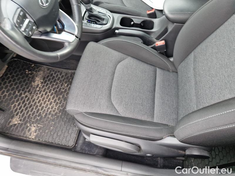  Hyundai  i30   cw (PD)(2017->)  kom.1.5TGDI FamilySmart AT #22