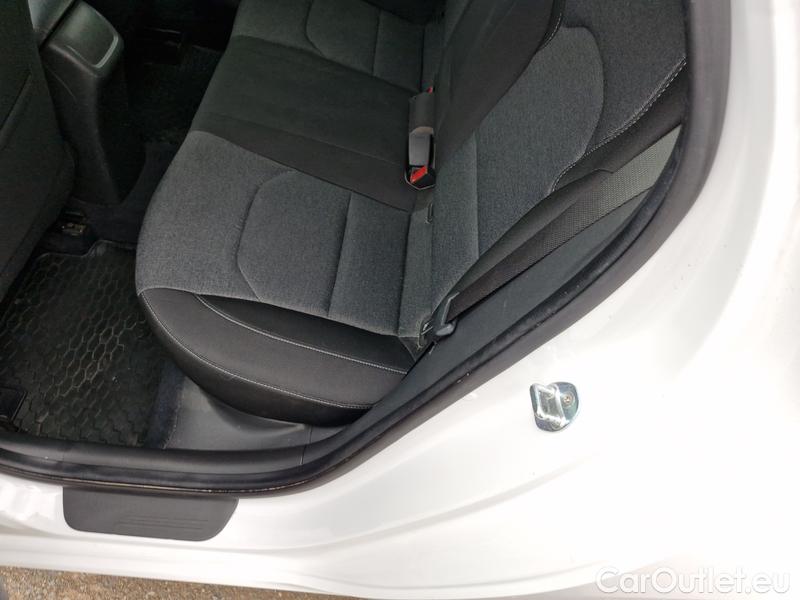  Hyundai  i30   cw (PD)(2017->)  kom.1.5TGDI FamilySmart AT #8