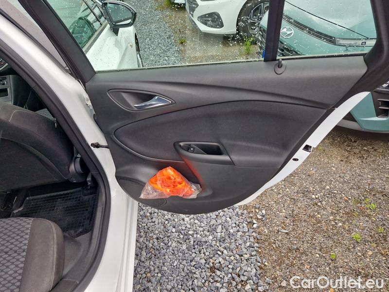  Opel  Astra  K Sports Tourer (2015) ST 1.5CDTi 77 Edition 5d #35