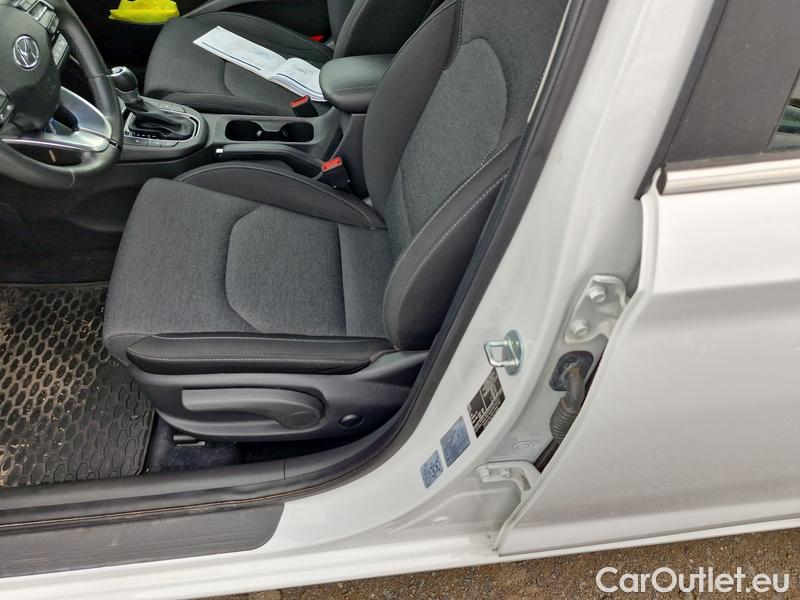  Hyundai  i30   cw (PD)(2017->)  kom.1.5TGDI FamilySmart AT #7