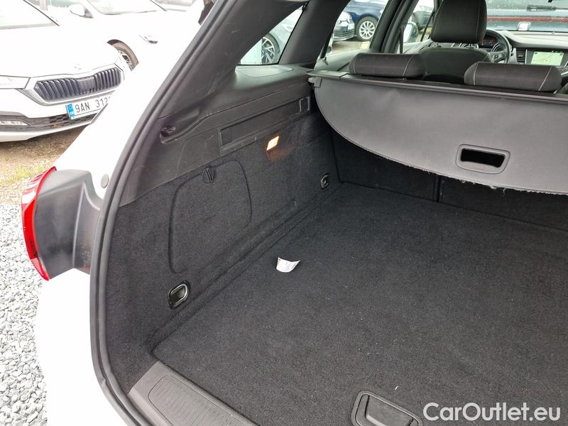  Opel  Astra  K Sports Tourer (2015) ST 1.5CDTi 77 Edition 5d #28