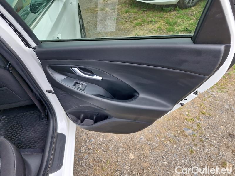  Hyundai  i30   cw (PD)(2017->)  kom.1.5TGDI FamilySmart AT #16
