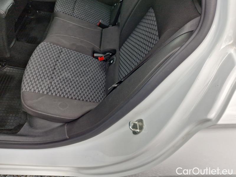  Opel  Astra  K Sports Tourer (2015) ST 1.5CDTi 77 Edition 5d #21