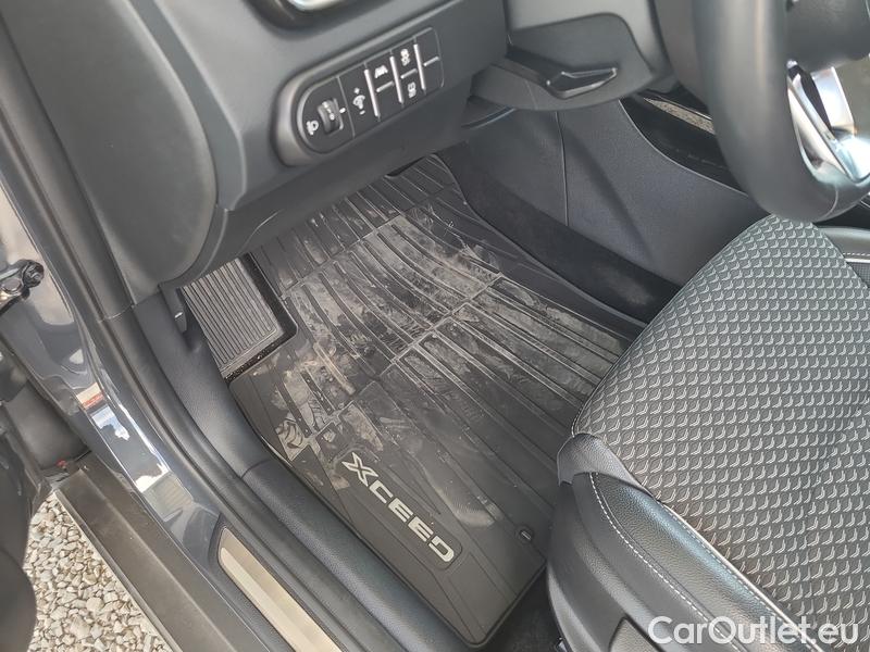  KIA  XCeed  (2019)  1.5 T-GDI TOP AT 5d #3