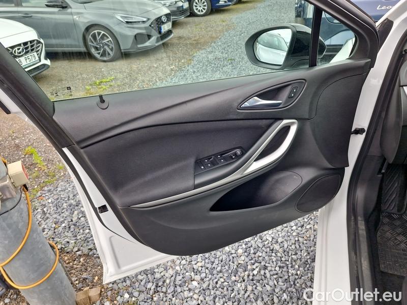  Opel  Astra  K Sports Tourer (2015) ST 1.5CDTi 77 Edition 5d #10