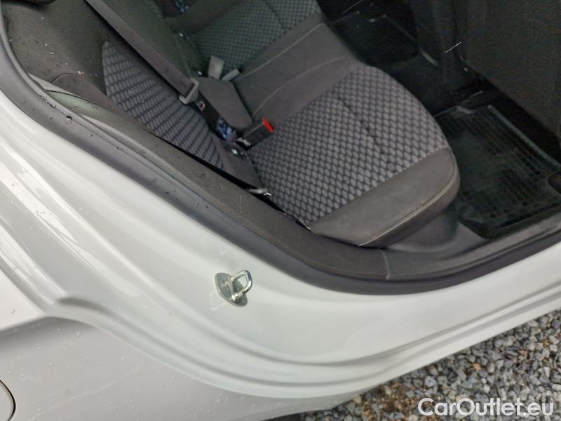  Opel  Astra  K Sports Tourer (2015) ST 1.5CDTi 77 Edition 5d #36