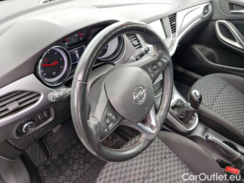  Opel  Astra  K Sports Tourer (2015) ST 1.5CDTi 77 Edition 5d #13