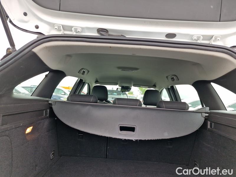  Opel  Astra  K Sports Tourer (2015) ST 1.5CDTi 77 Edition 5d #31