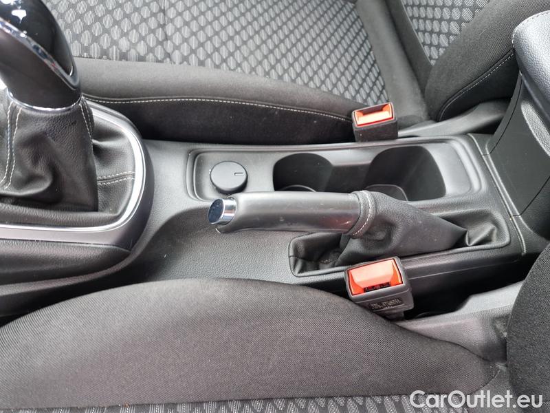  Opel  Astra  K Sports Tourer (2015) ST 1.5CDTi 77 Edition 5d #16