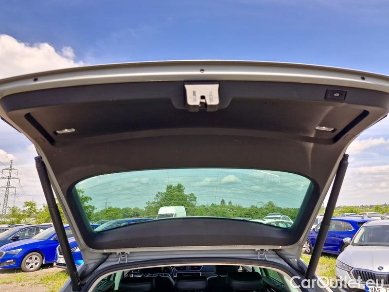  Skoda  Superb  Combi (3V5)(2015) Su.c.2.0TDI 147 Scout 4x4 Aut #16